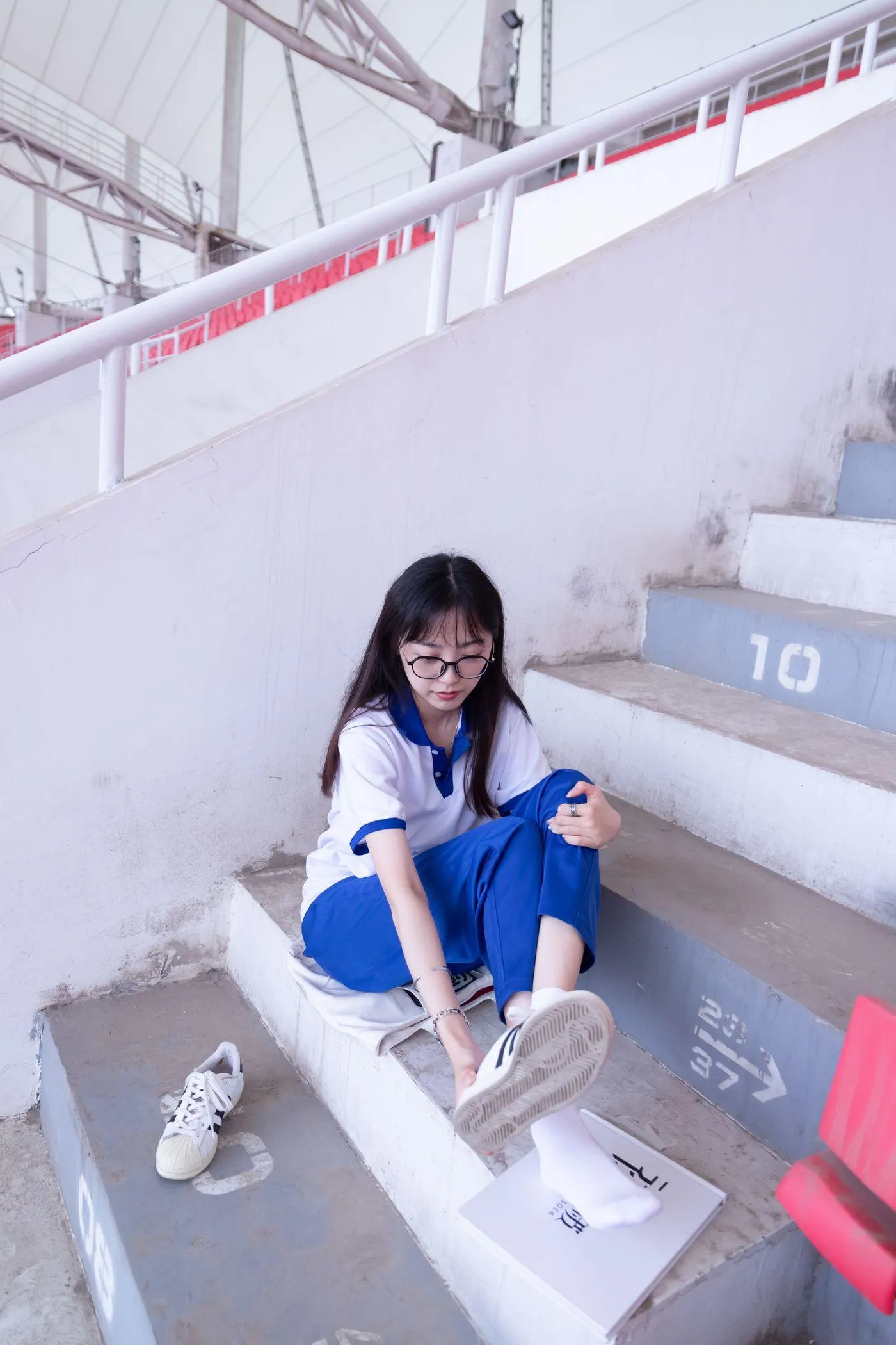 [BoBoSocks袜啵啵]NO.002 稚予-校服、贝壳头、白棉袜、裸足 [139P]插图9
